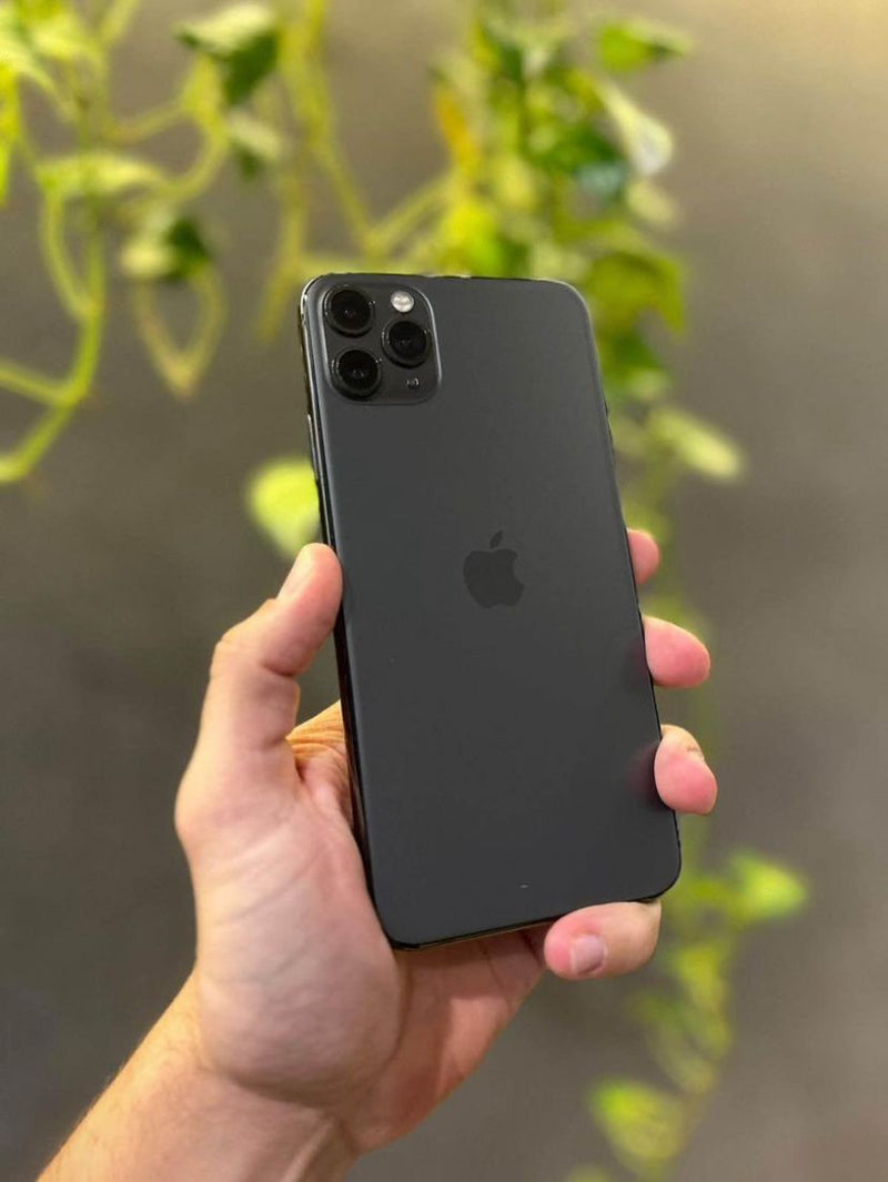 iPhone 11 Pro 64GB: Potência, Estilo e Qualidade Profissional!